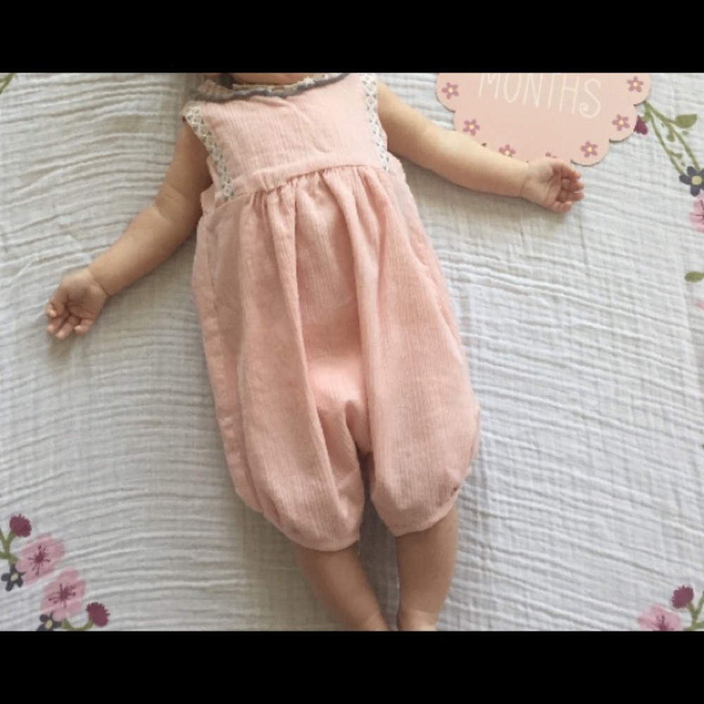 Beautiful romper - Picture 3 of 4